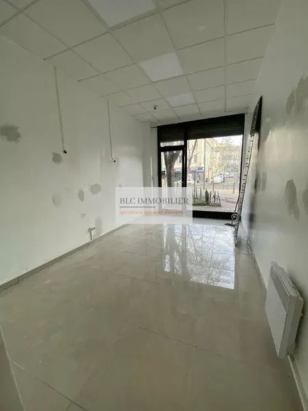 LOCAL COMMERCIAL A LOUER 28 m2 BD FRANÇOISE DUPARC 13004 MARSEILLE