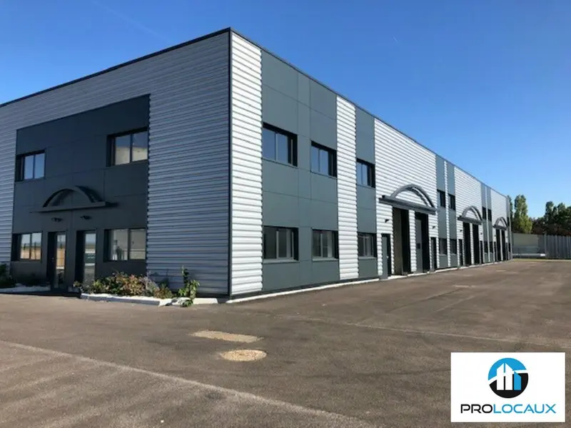 A louer Locaux d'activité 224m² 