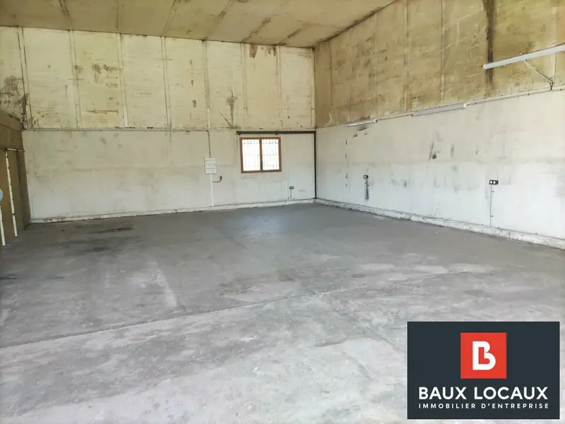 Entrepôt / Activité à louer - Istres (13800) - 167 m² - 1 100 €/mois