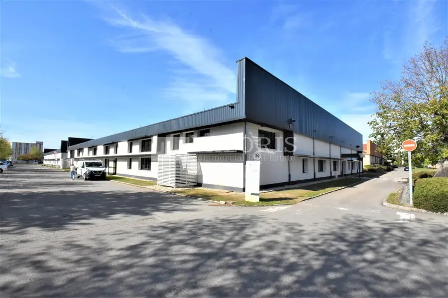 A louer Bureaux 1824m² Vénissieux