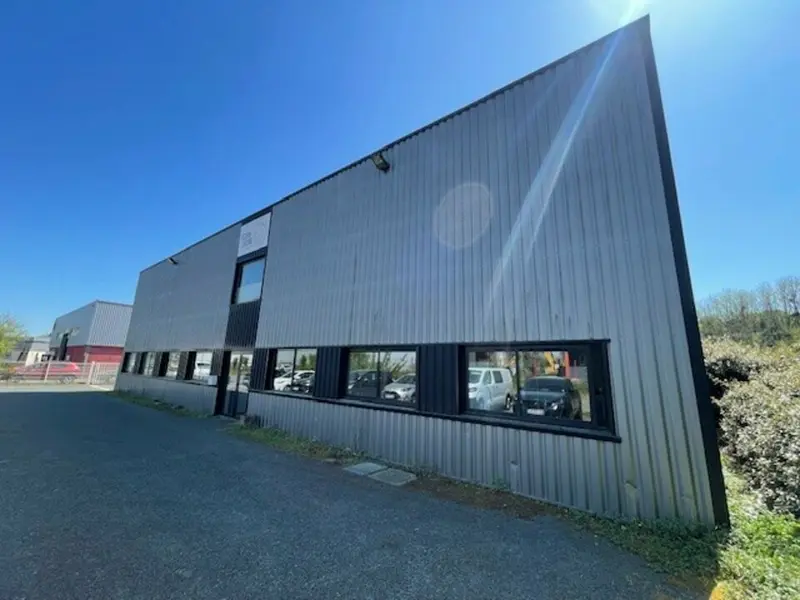 LOCAL D'ACTIVITE A LOUER - MARTILLAC A62 SORTIE 1