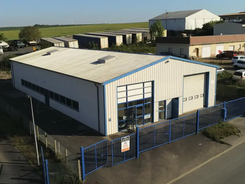 A louer Locaux d'activité 480m² Troissereux