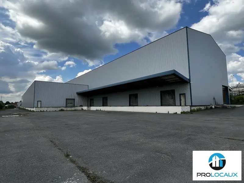 A vendre Locaux d'activité 6670m² Breuil-le-Sec