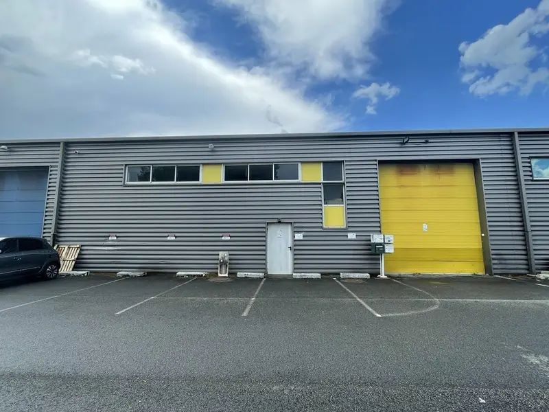 A louer Locaux d'activité 342m² Yvrac