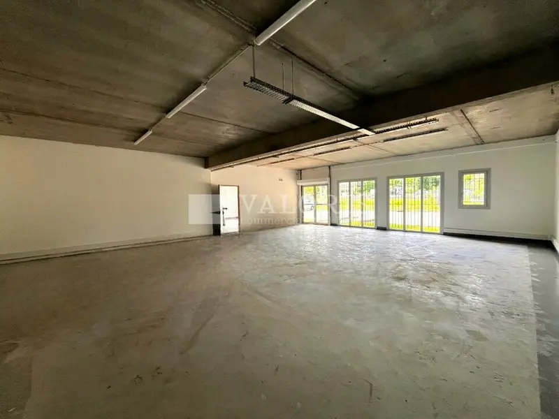 A louer Locaux d'activité 449m² La Penne-sur-Huveaune