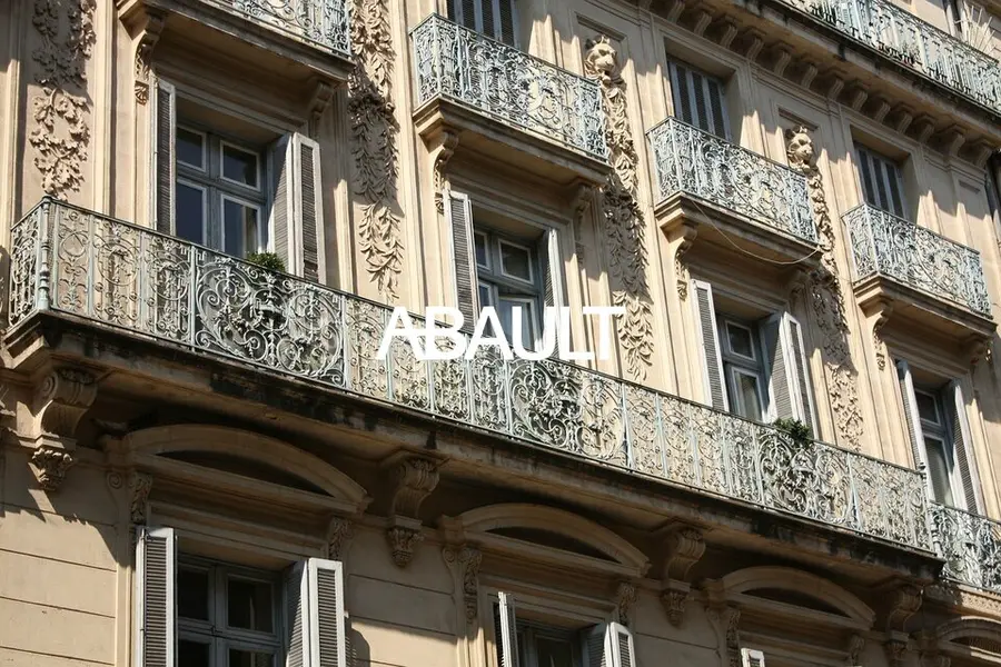 A louer Local commercial  71m² Montpellier