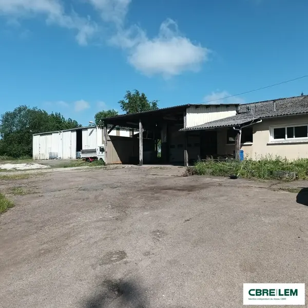 A vendre Locaux d'activité 892m² Limésy
