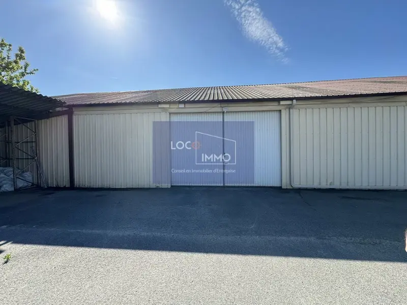A louer Locaux d'activité 200m² 