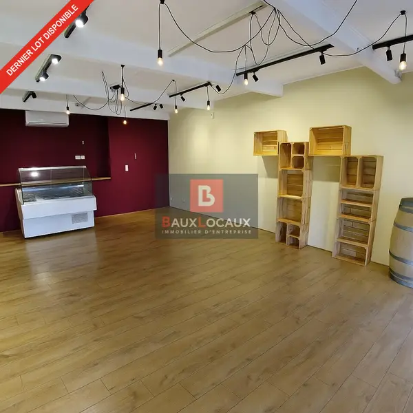 DROIT AU BAIL LOCAL COMMERCIAL 48m2 SUR VELAUX