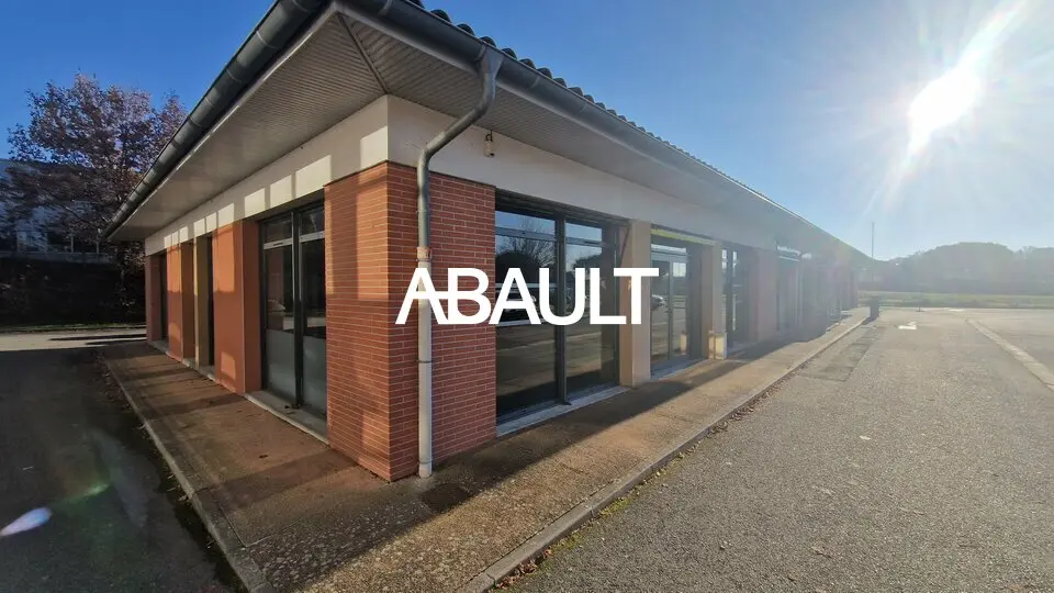 A VENDRE LOCAL COMMERCIAL 205M² ENVIRON CORNEBARRIEU