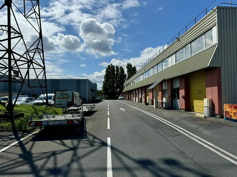 A louer Locaux d'activité 283m² Villetaneuse
