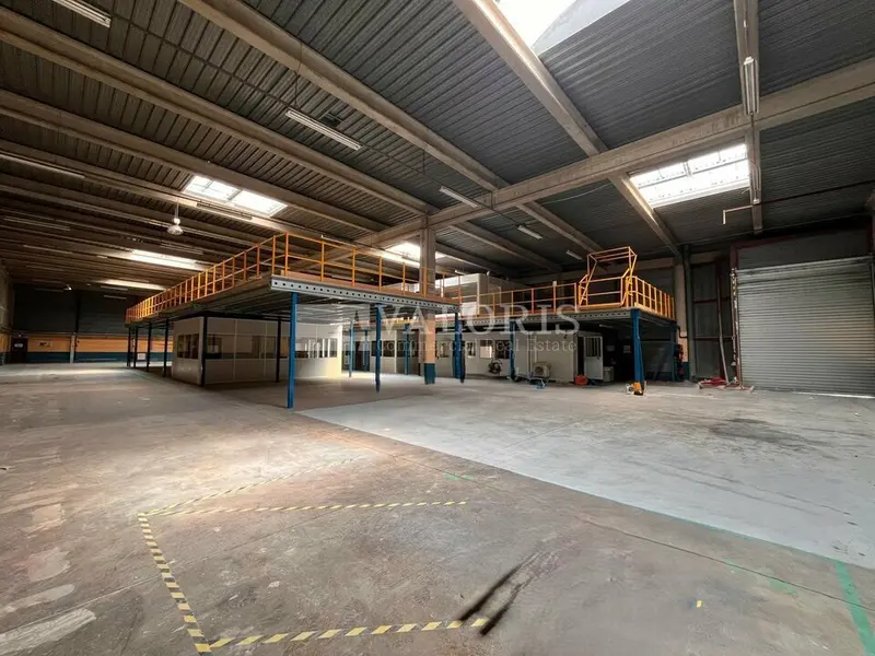 A louer Locaux d'activité 1634m² Vitrolles