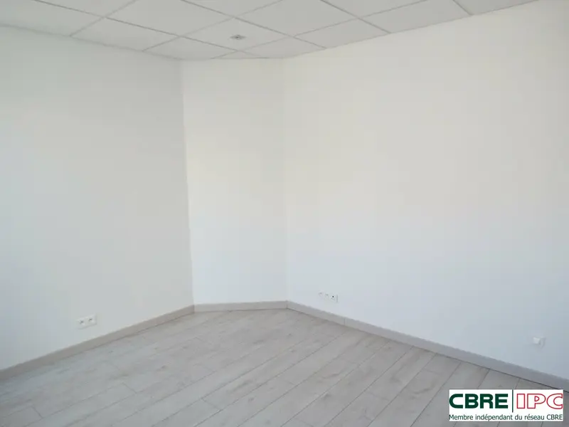 LOCATION - REF : 7954FD