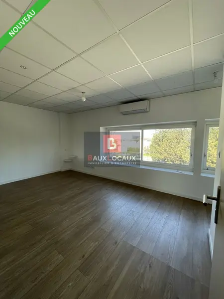 BUREAUX A LOUER DE 142M² AVIGNON SUR ROUTE PASSANTE