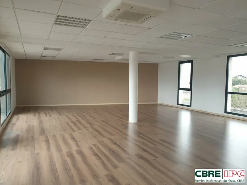 LOCATION - REF : 7958MP