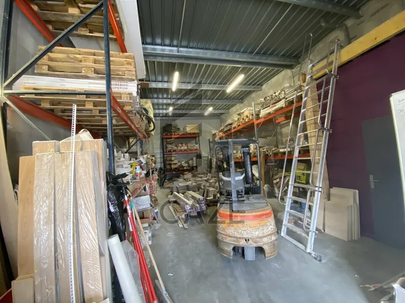 LOCAL D'ACTIVITE A VENDRE - PROCHE ROCADE