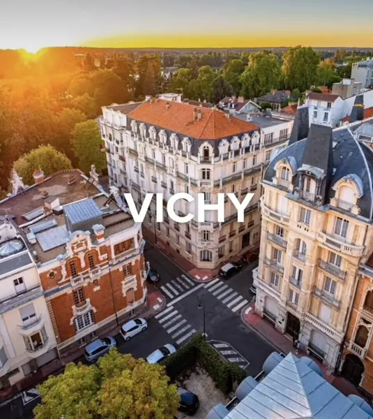 LOCATION LOCAL COMMERCIAL CENTRE VILLE 752 M² - 03200 - VICHY