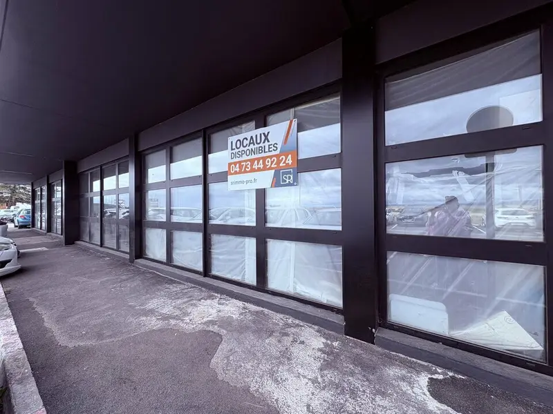 A louer Local commercial  858m² Lempdes