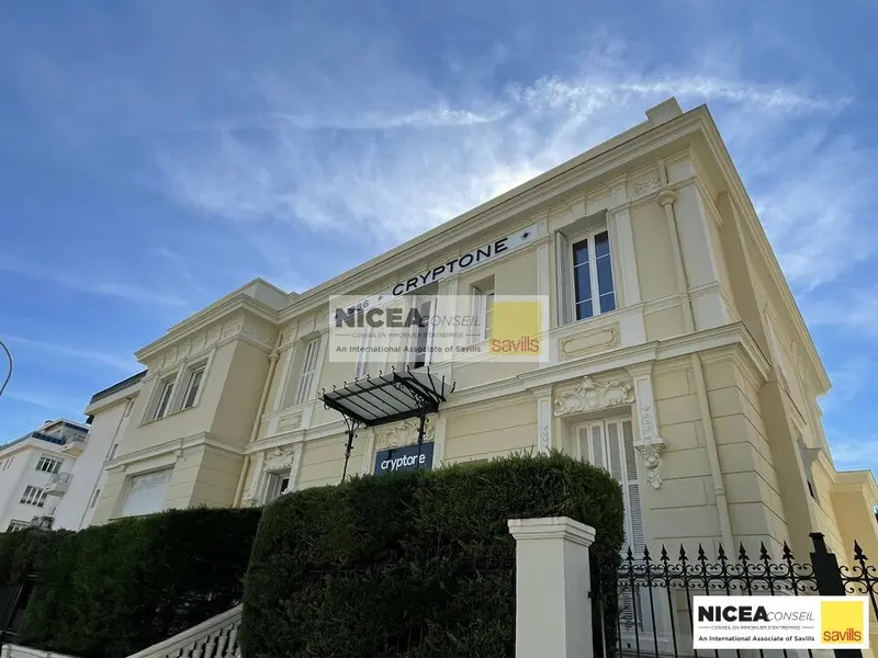 Magnifique hôtel particulier en plein coeur de Nice !