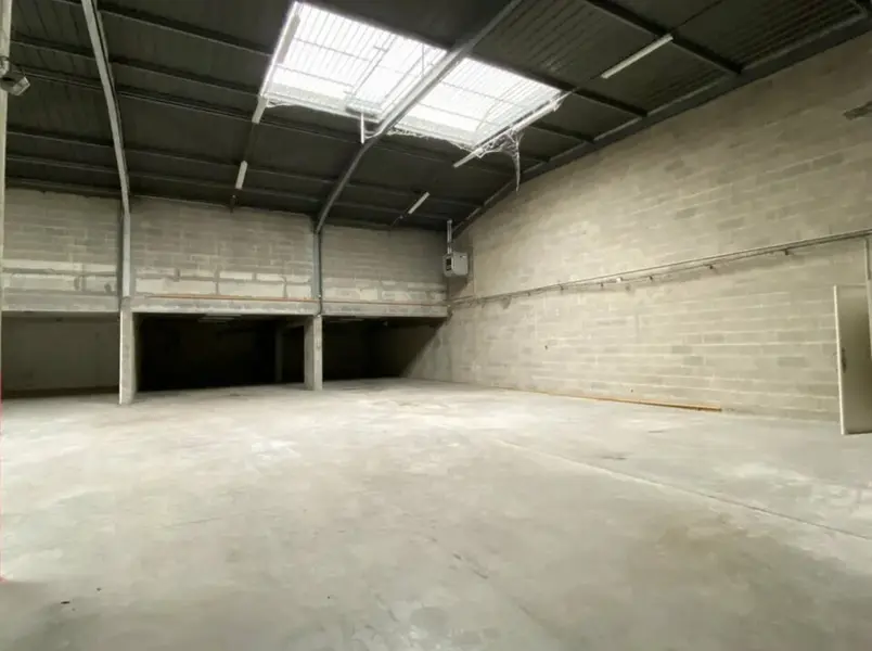 A louer Locaux d'activité 434m² Le Thillay