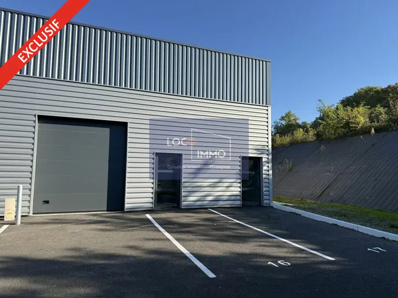 A louer Entrepôt 129m² Bassens