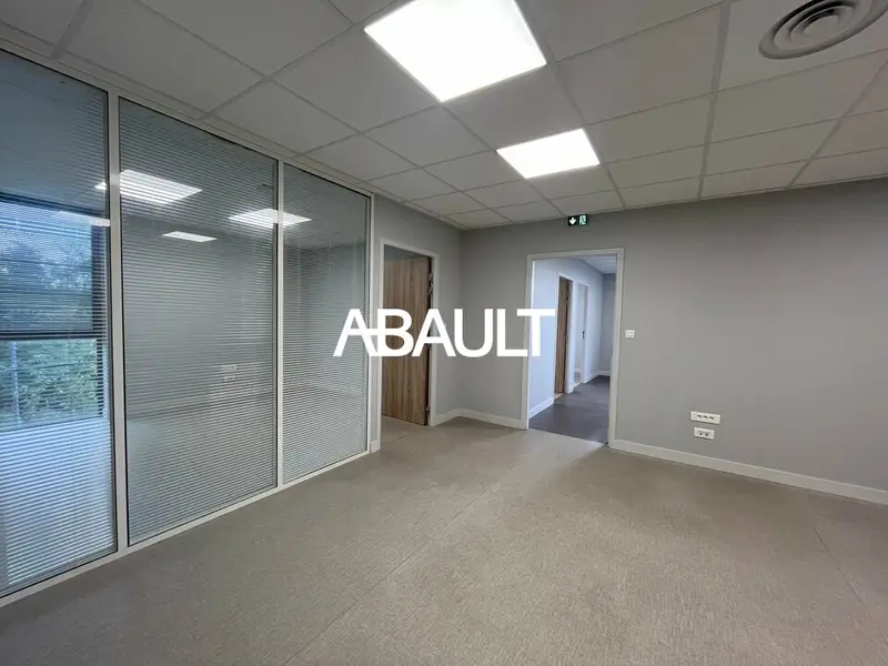 A LOUER BUREAUX D'ENVIRON 92M² AVEC TERRASSE A TOULOUSE