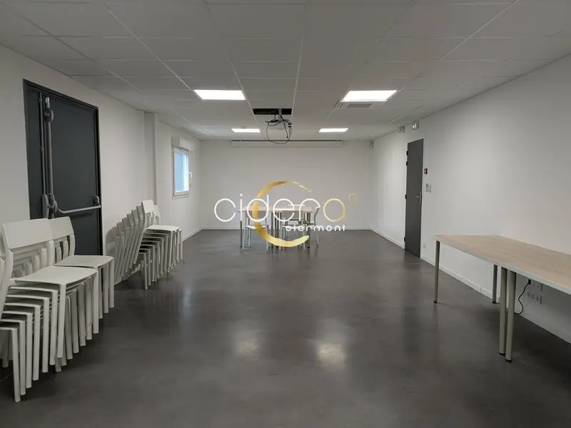 Location bureau avec espaces partagés à Romagnat