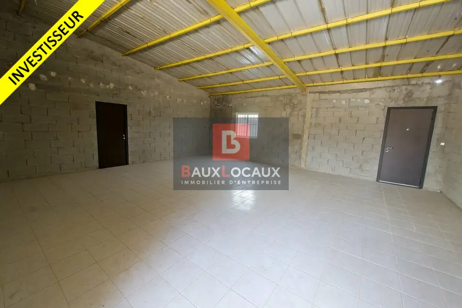 A VENDRE ENSEMBLE IMMOBLIER D'UNE SURFACE DE 1107M2 A MARIGNANE