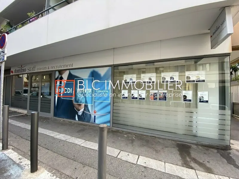 Local commercial à louer 115m2 - 13008 Marseille