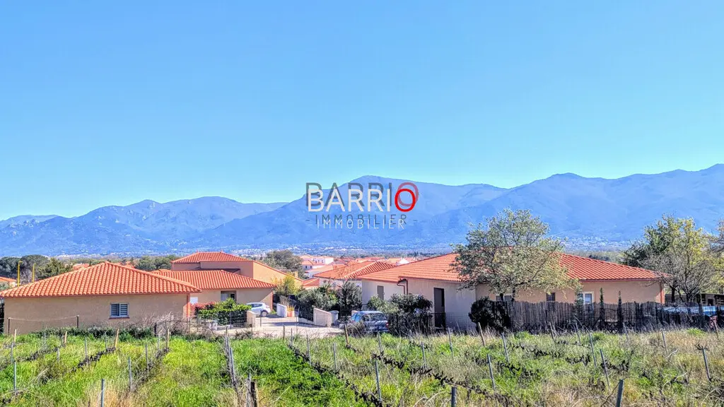 BROUILLA : Terrain constructible avec vue imprenable