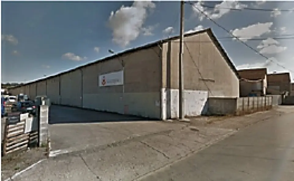 PLUSIEURS ENTREPOTS A LOUER  - PROCHE MARMANDE