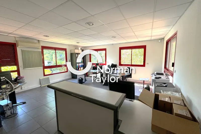 A vendre Bureaux 122m² 