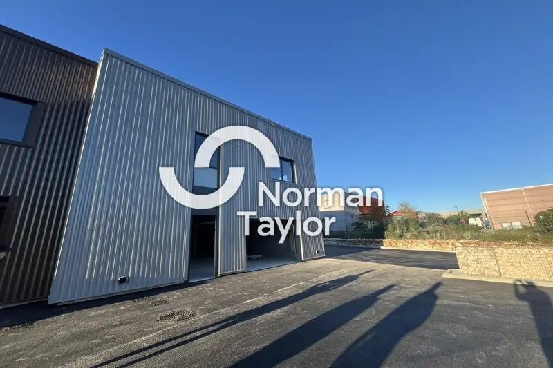 Locaux d'activité neufs à vendre à Vailhauquès