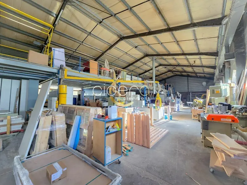 A vendre local d'activité à AUBIERE (63170)