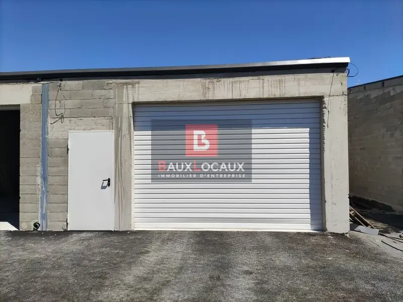 LOCATION ENTREPOT 94 m² SALON DE PROVENCE