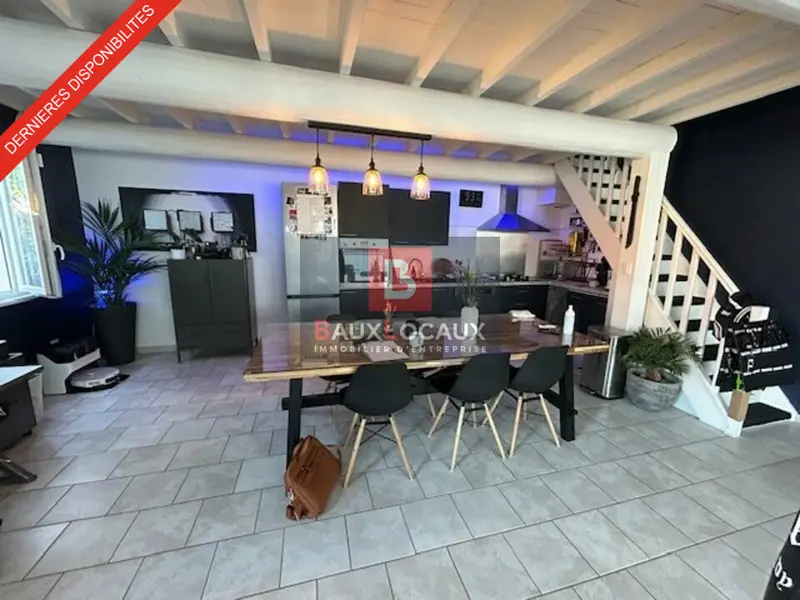 A VENDRE LOCAL PROFESSIONEL DE 80 m2 EN EXCELLENT ETAT AVEC PARKING