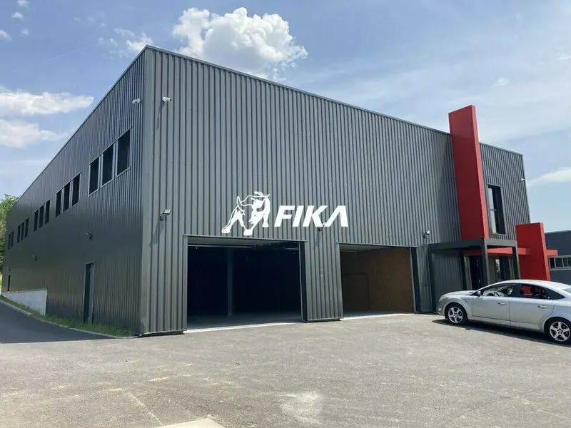 A VENDRE LOCAL D'ACTIVITÉ 1216 m² - (31620) BOULOC