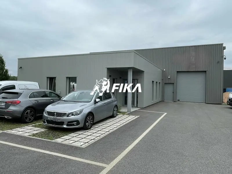 A VENDRE LOCAL D'ACTIVITÉ 368 m² - (31450) DEYME