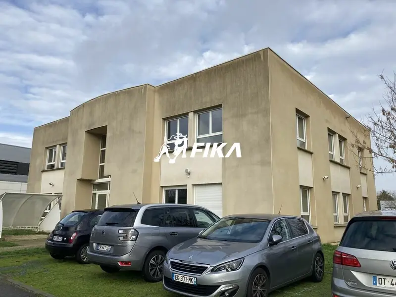 A LOUER BUREAUX 508 m² (31700) BLAGNAC