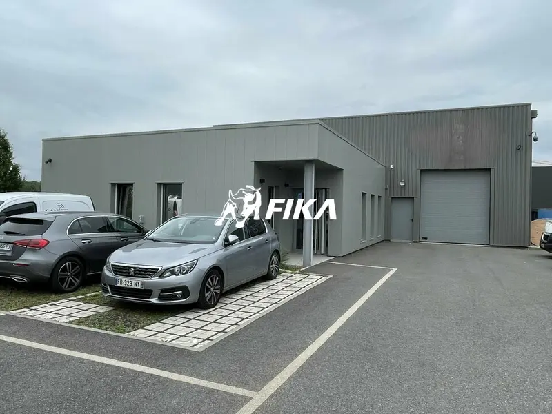 A LOUER LOCAL D'ACTIVITE 368 m² - (31450) DEYME