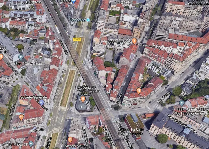 EXCLU - GRENOBLE - RESTAURANT DE CHARME AVEC TERRASSE EXCEPTIONNELLE