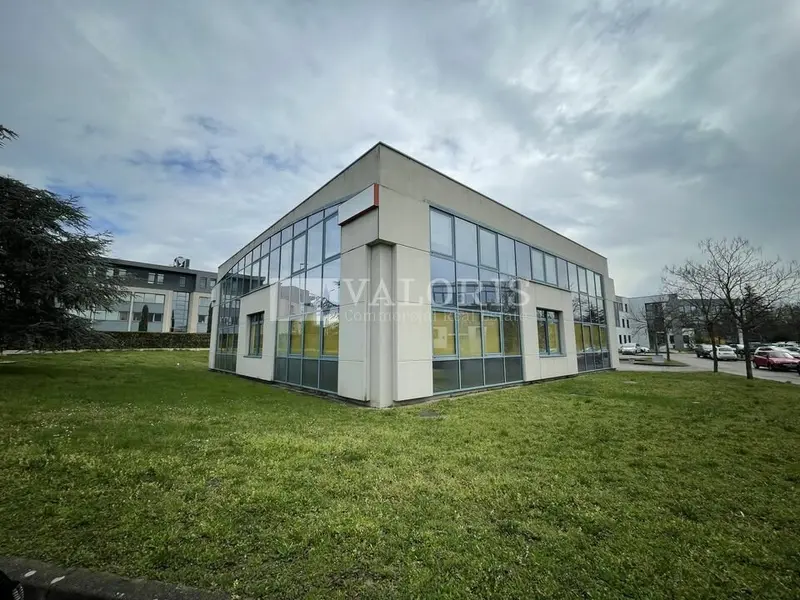 A louer Bureaux 74m² Écully