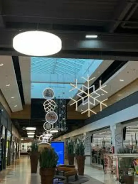 LOCAL COMMERCIAL - CENTRE COMMERCIAL - ANGLE - 