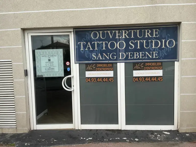 LOCAL COMMERCIAL 60M² LOCATION PURE