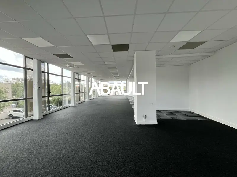 A LOUER BUREAUX 146 M² ENVIRON COLOMIERS 31770