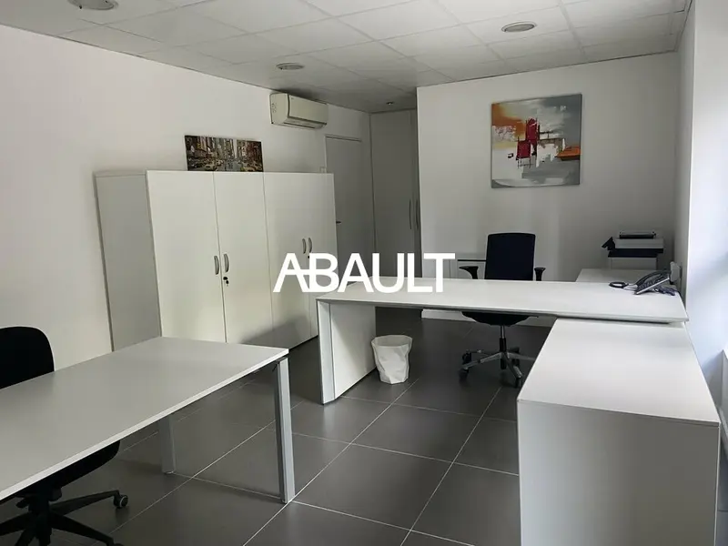 A LOUER BUREAUX D'ENVIRON 65M² LUMINEUX ROUTE DE REVEL