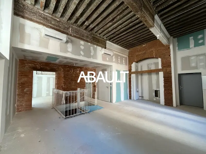 A LOUER BUREAUX TOULOUSE HYPER CENTRE D'ENVIRON 117M² OZENNE RDC