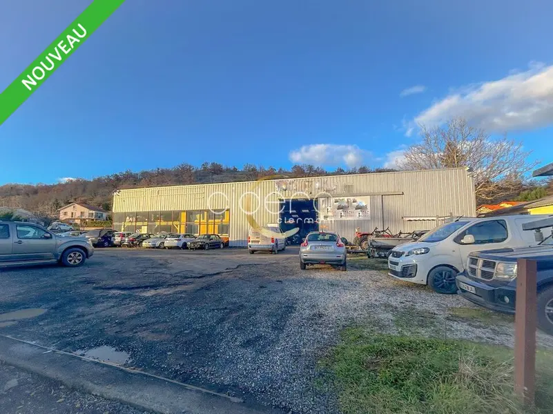 A vendre Entrepôt 1320m² Champeix