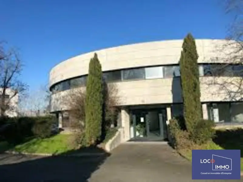 A louer Bureaux 550.03m² Mérignac