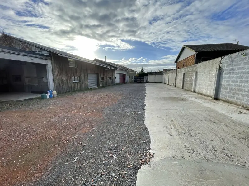 BATIMENT D'ACTIVITÉS À VENDRE - BEGLES